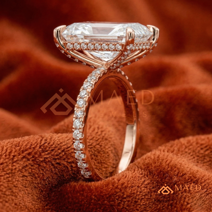 Classic Round 3-Stone Engagement Ring with Twisted Pavé Band
