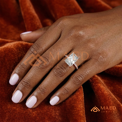 Classic Round 3-Stone Engagement Ring with Twisted Pavé Band