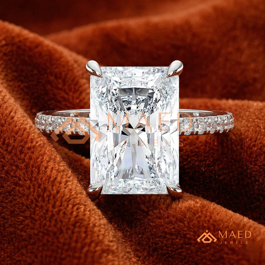 Classic Round 3-Stone Engagement Ring with Twisted Pavé Band