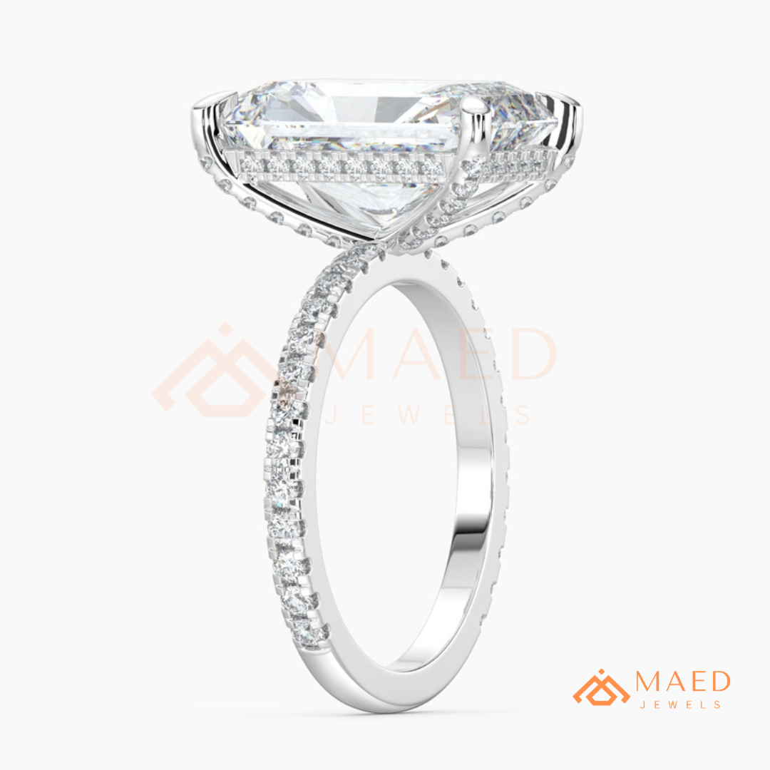 Classic Round 3-Stone Engagement Ring with Twisted Pavé Band