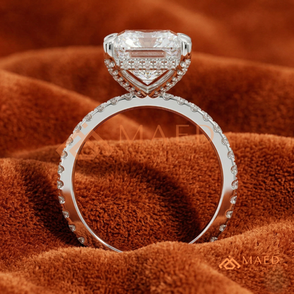 Classic Round 3-Stone Engagement Ring with Twisted Pavé Band