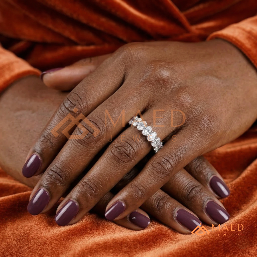 The Aria Oval Band | Shared Prong Anniversary Wedding Ring