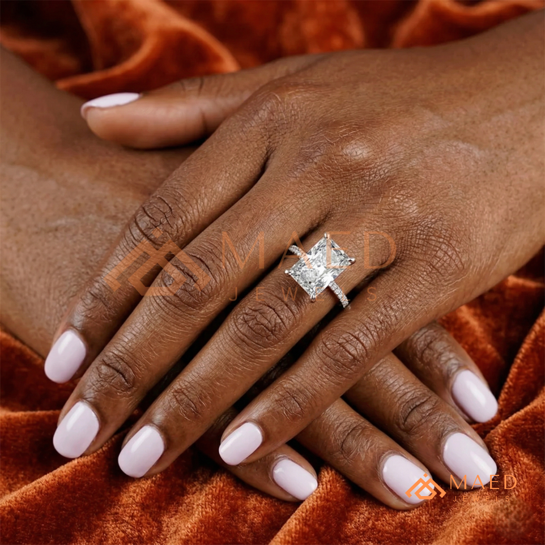 Classic Round 3-Stone Engagement Ring with Twisted Pavé Band