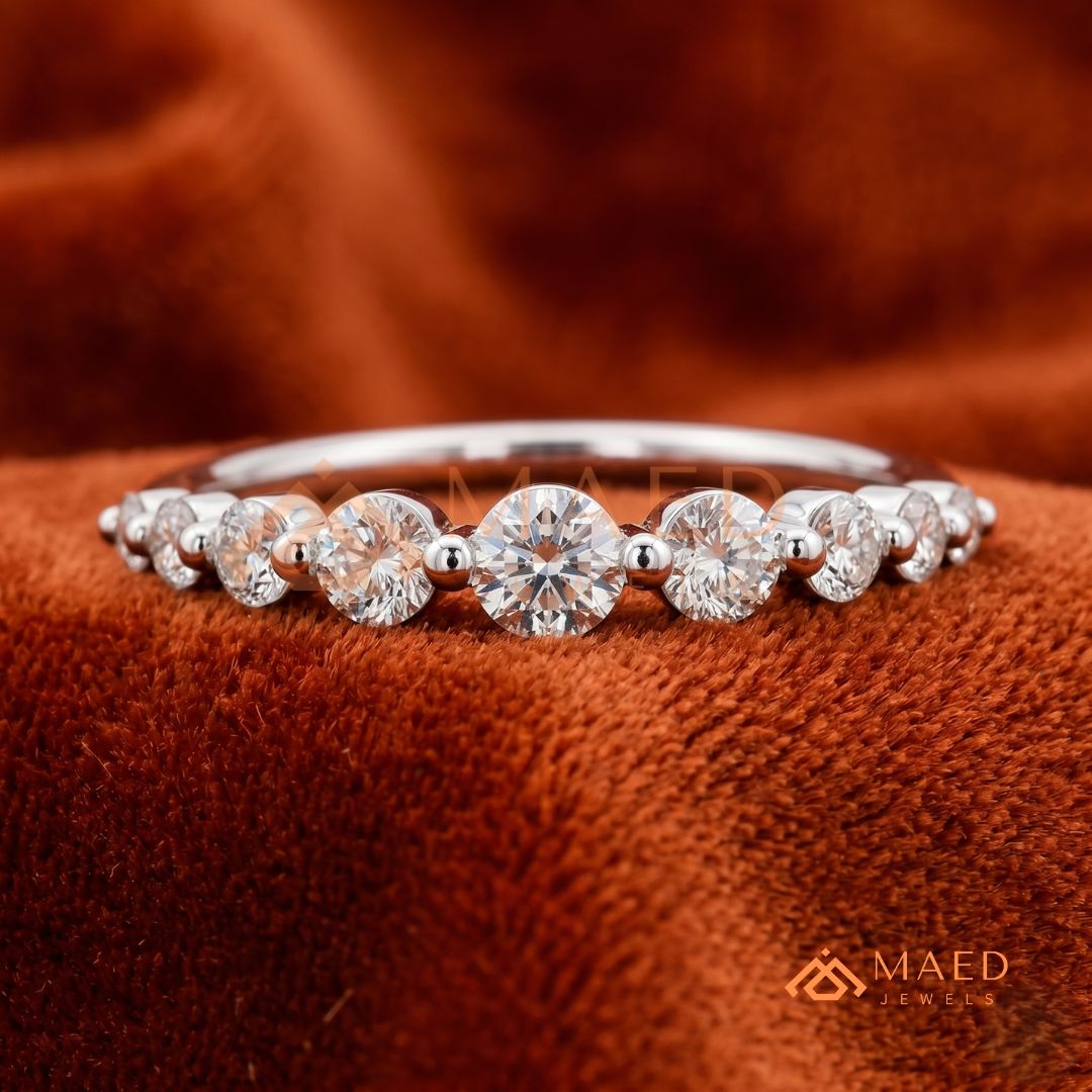 Graduated Round Cut Diamond Wedding Band | Floating Bubble Prongs Anniversary Ring in Silver, 14K Gold, & Rose Gold