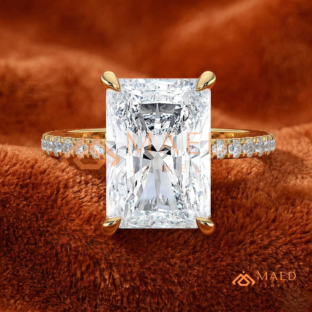 Classic Round 3-Stone Engagement Ring with Twisted Pavé Band