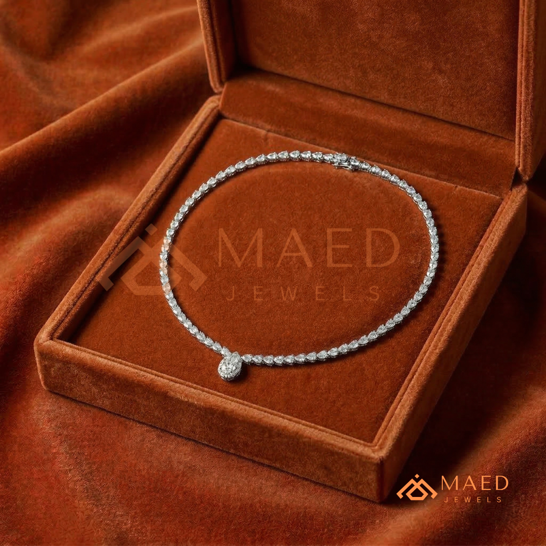 pear-cut diamond drop necklace