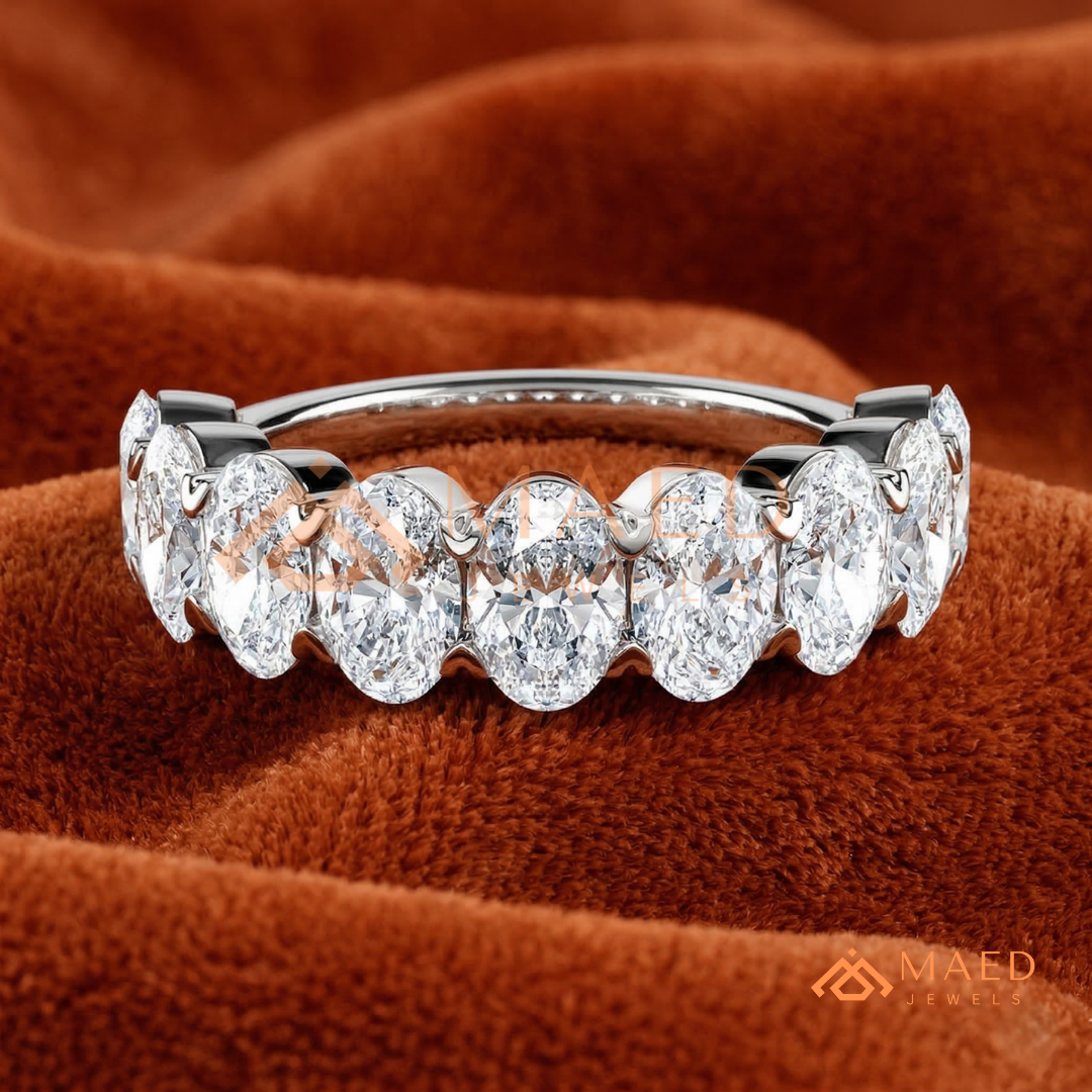The Aria Oval Band | Shared Prong Anniversary Wedding Ring