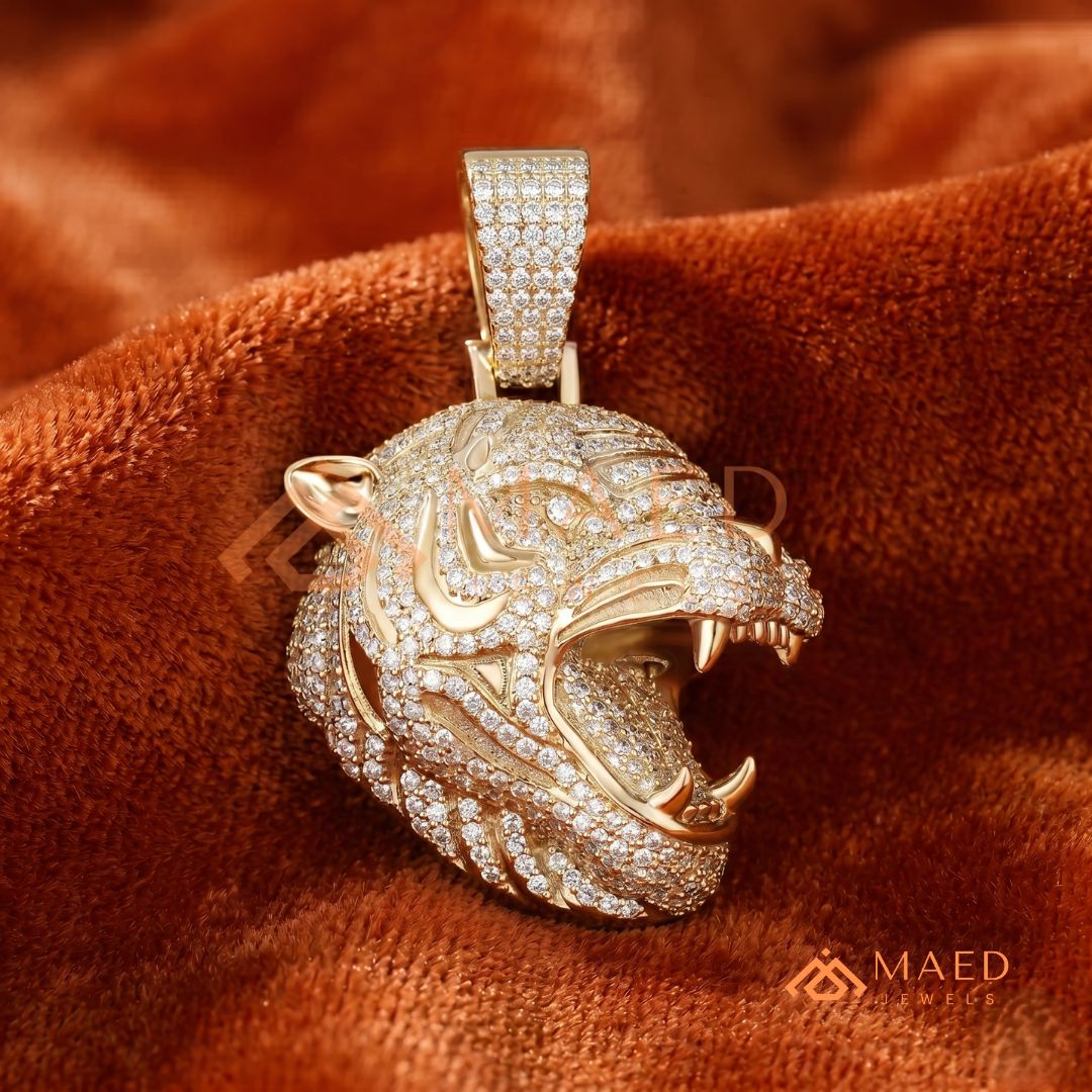 The Roaring Tiger Iced Out Pendant – High-Detail Hip Hop Jewelry