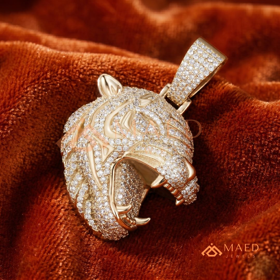 The Roaring Tiger Iced Out Pendant – High-Detail Hip Hop Jewelry