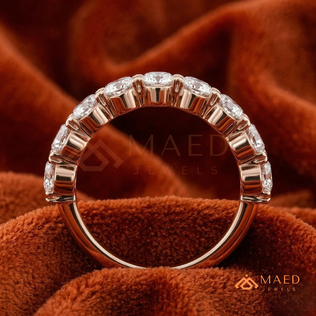 The Aria Oval Band | Shared Prong Anniversary Wedding Ring