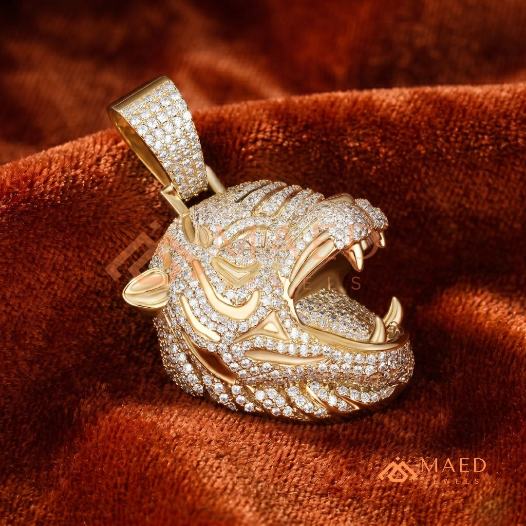 The Roaring Tiger Iced Out Pendant – High-Detail Hip Hop Jewelry