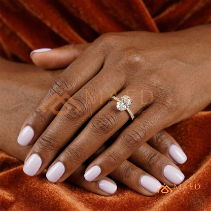 Oval Cut Engagement Ring with Shared Prong Band | 14k Gold, Rose Gold & Silver